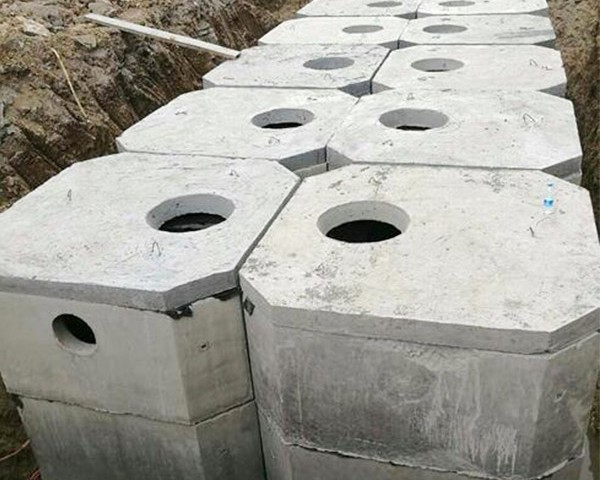 水泥化糞池